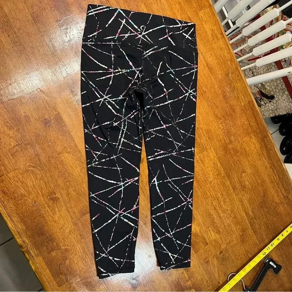 Zyia High Rise Metallic Abstract Rainbow Black 7/8 luxe leggings size 12 80s - Picture 7 of 8